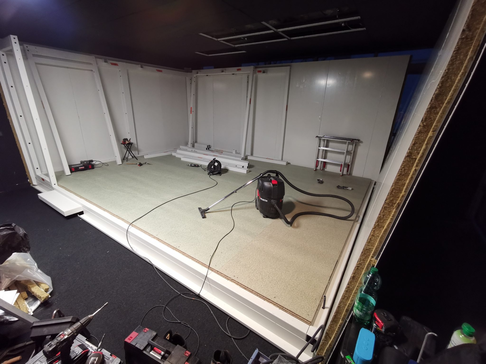 Introducing DXOMARK’s anechoic chamber - DXOMARK