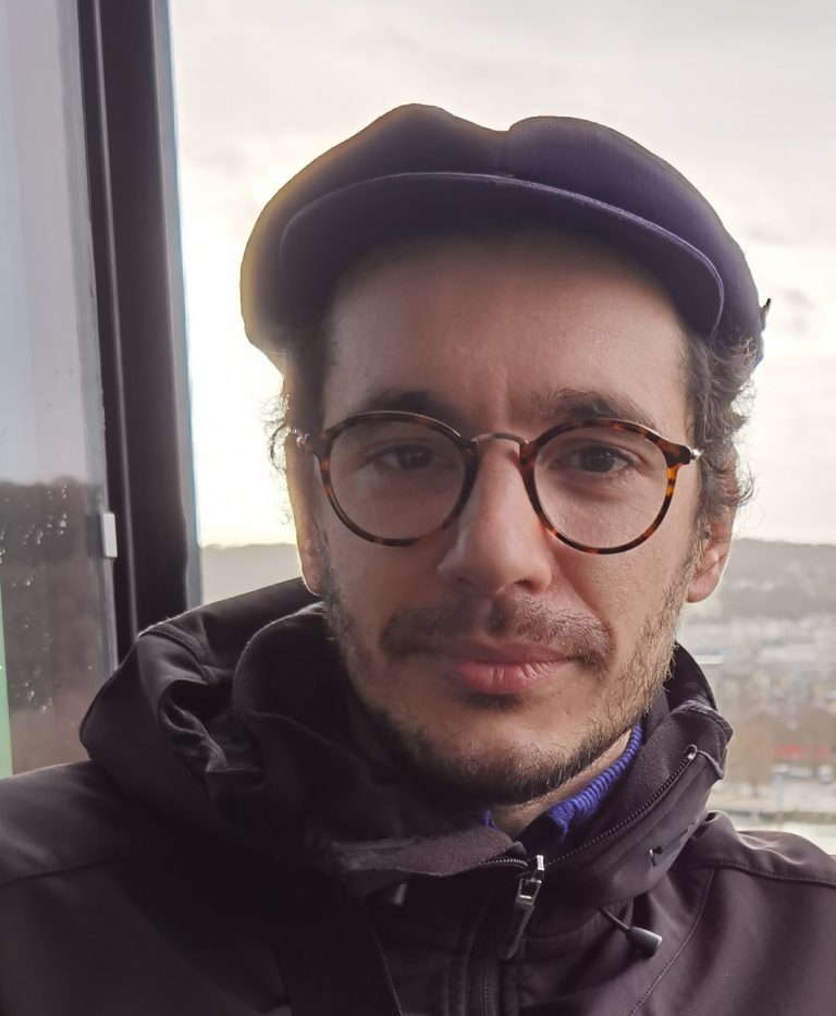 How a scratched smartphone camera cover affects image quality DXOMARK