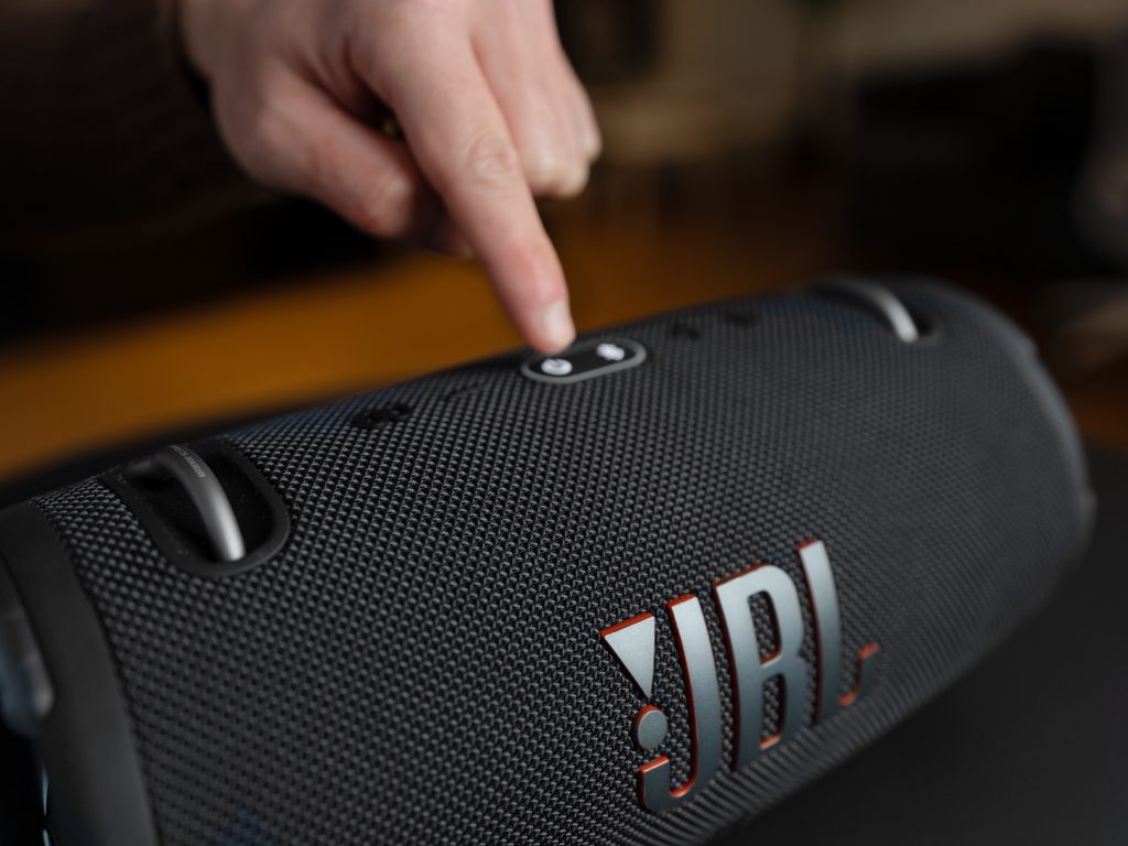 JBL XTREME 3 The best of portable Bluetooth speakers delivers realistic  sound